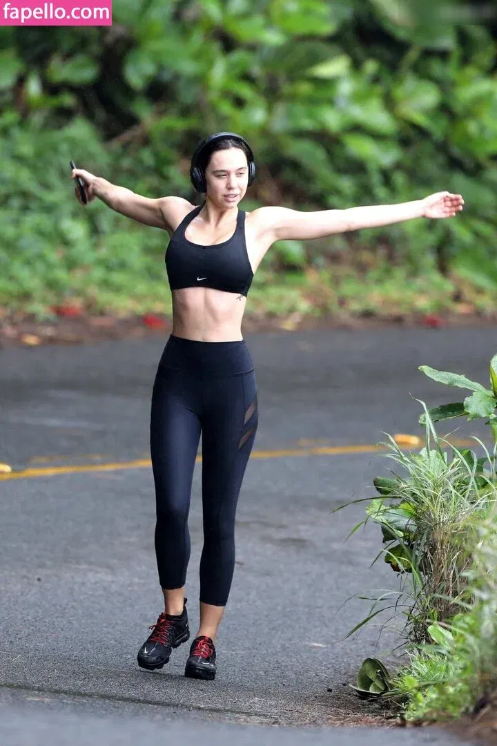 Alexis Ren Onlyfans Photo Gallery 