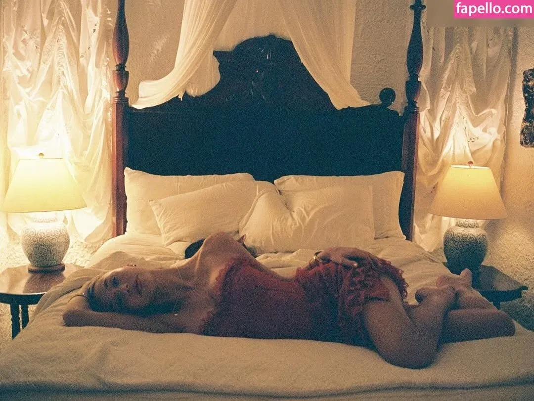 Alexis Ren Onlyfans Photo Gallery 