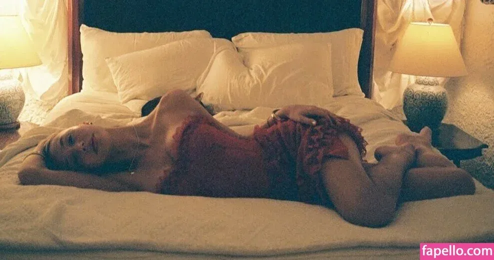 Alexis Ren Onlyfans Photo Gallery 