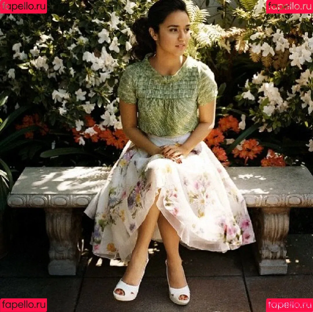 Summer Bishil Onlyfans Photo Gallery 