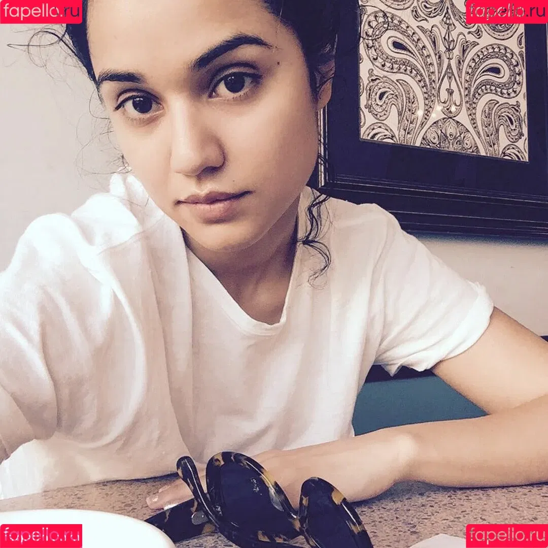 Summer Bishil Onlyfans Photo Gallery 