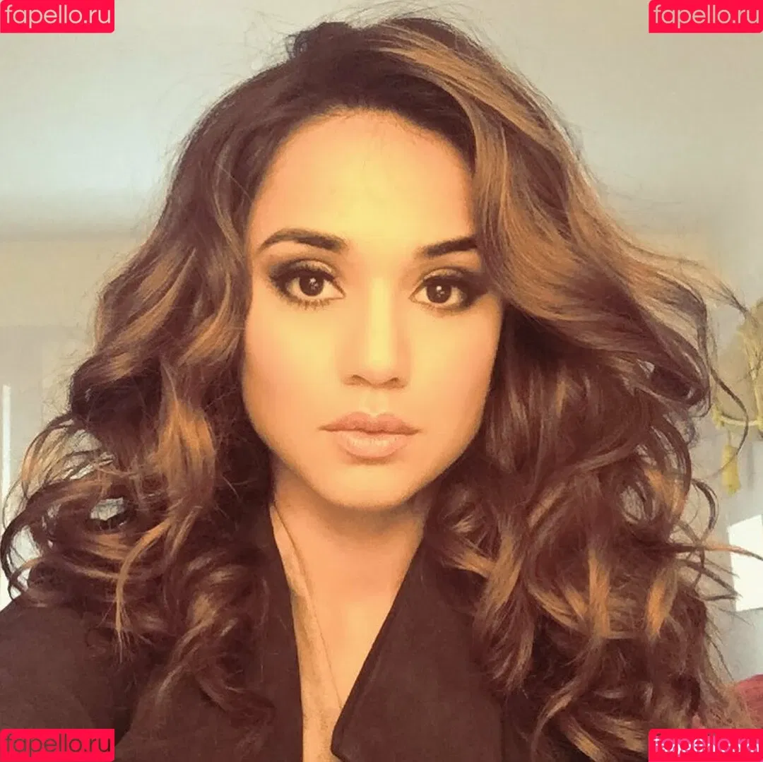 Summer Bishil Onlyfans Photo Gallery 