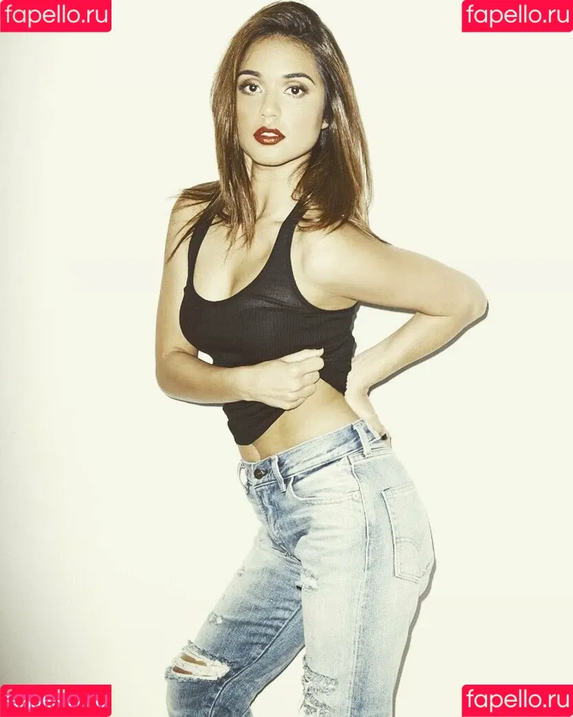 Summer Bishil Onlyfans Photo Gallery 