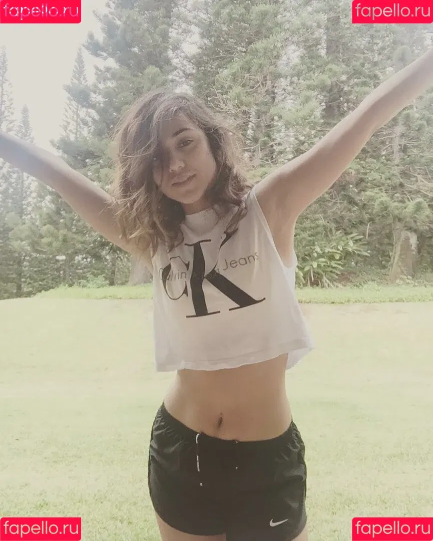 Summer Bishil Onlyfans Photo Gallery 