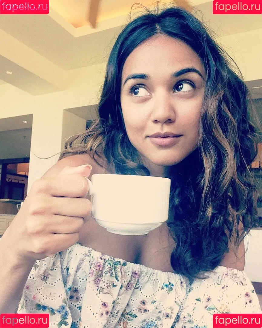Summer Bishil Onlyfans Photo Gallery 