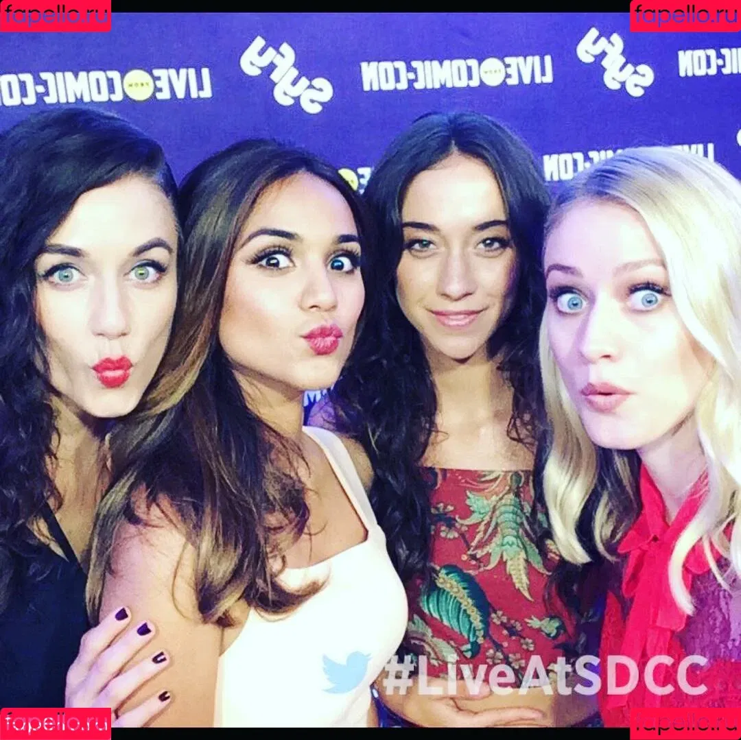 Summer Bishil Onlyfans Photo Gallery 