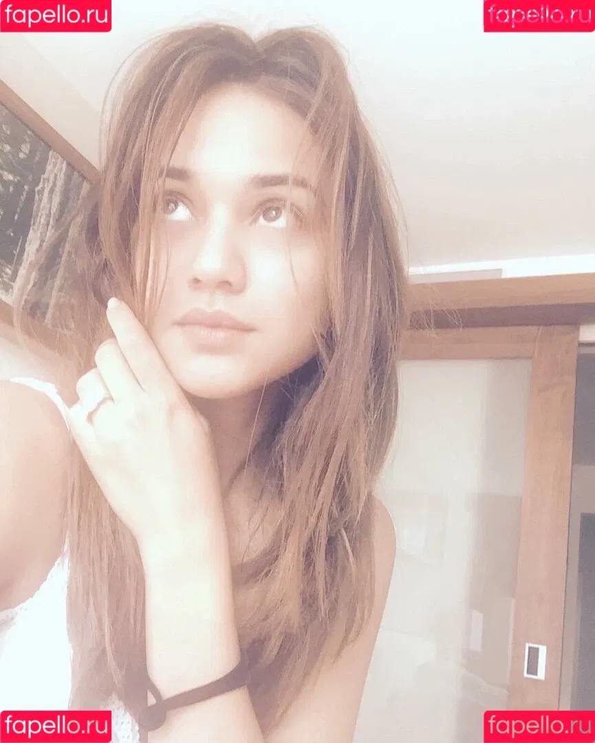 Summer Bishil Onlyfans Photo Gallery 