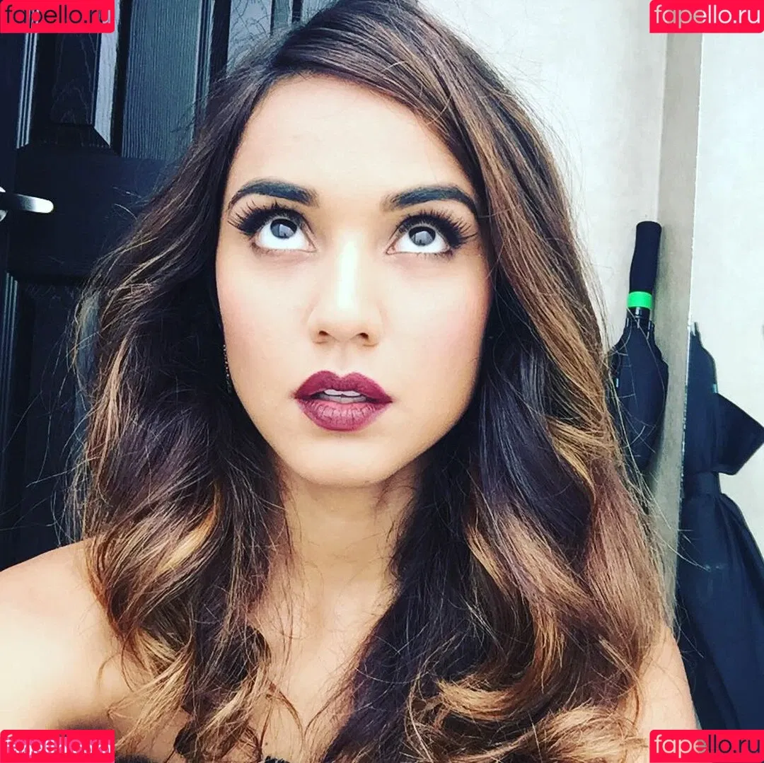 Summer Bishil Onlyfans Photo Gallery 