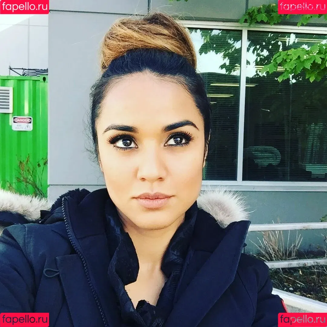 Summer Bishil Onlyfans Photo Gallery 