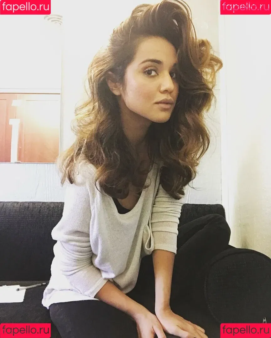 Summer Bishil Onlyfans Photo Gallery 
