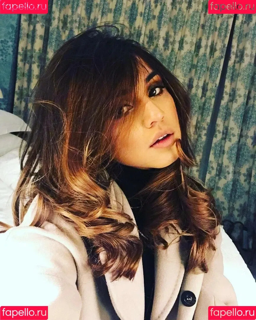 Summer Bishil Onlyfans Photo Gallery 