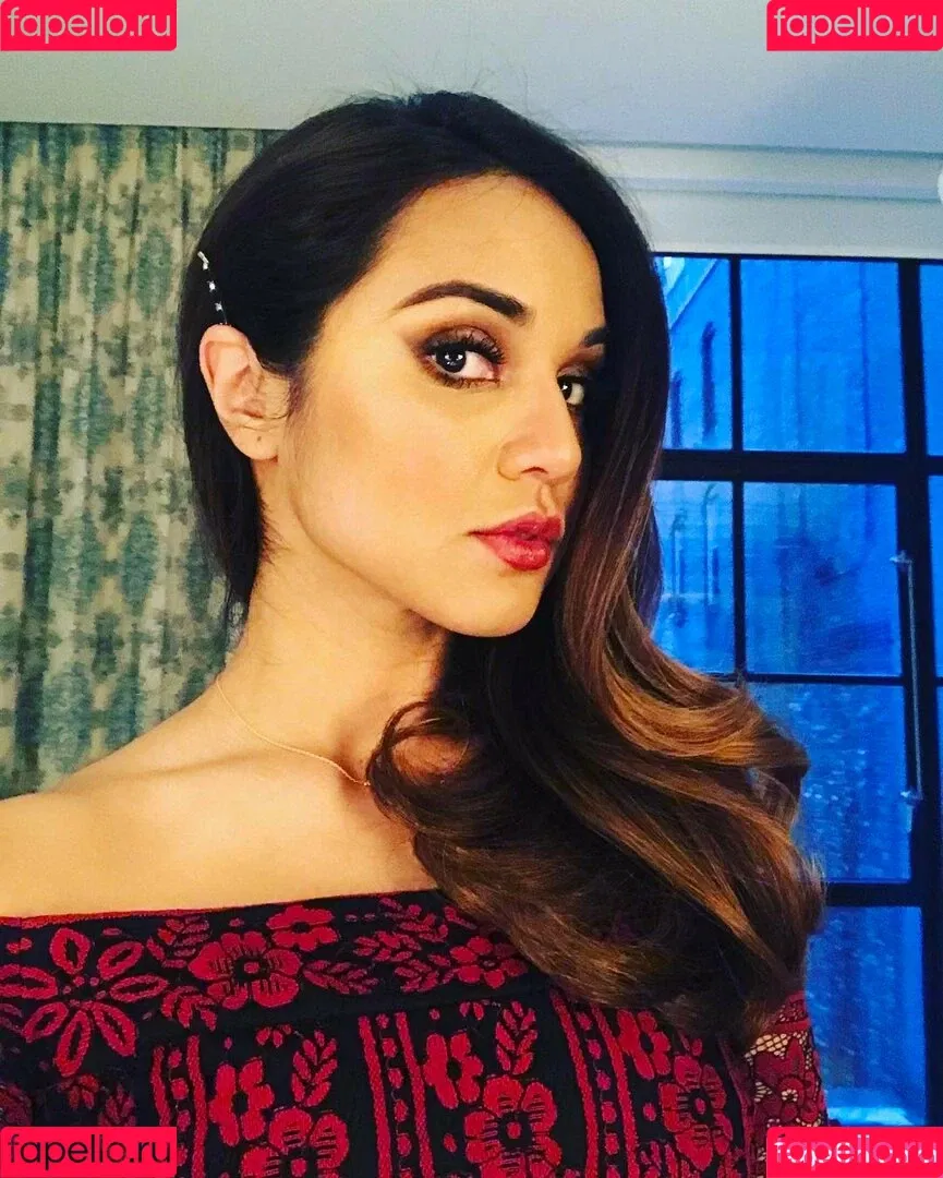 Summer Bishil Onlyfans Photo Gallery 