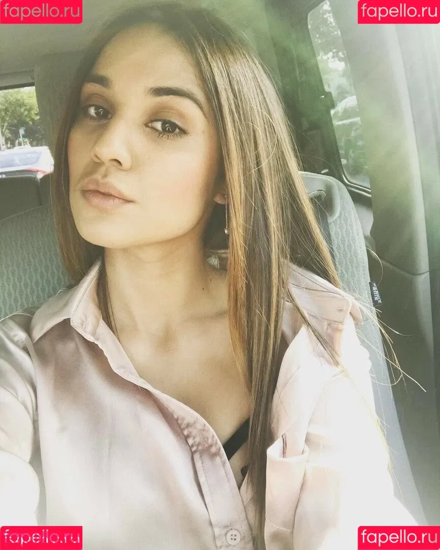 Summer Bishil Onlyfans Photo Gallery 