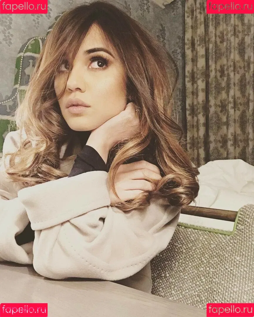 Summer Bishil Onlyfans Photo Gallery 