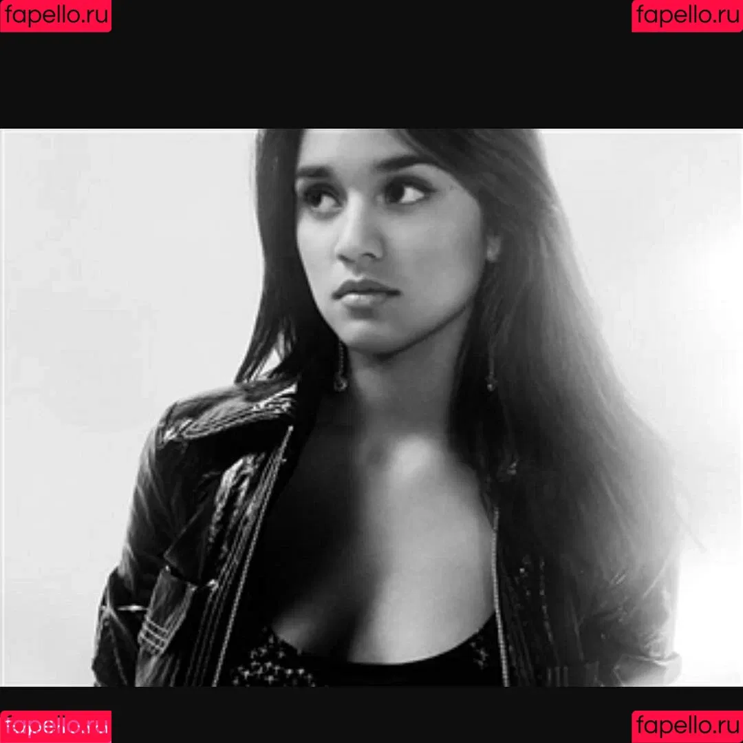 Summer Bishil Onlyfans Photo Gallery 