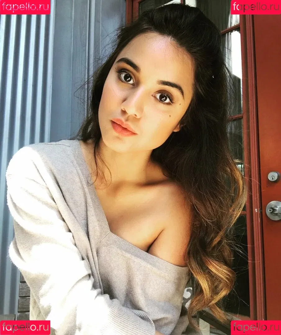 Summer Bishil Onlyfans Photo Gallery 