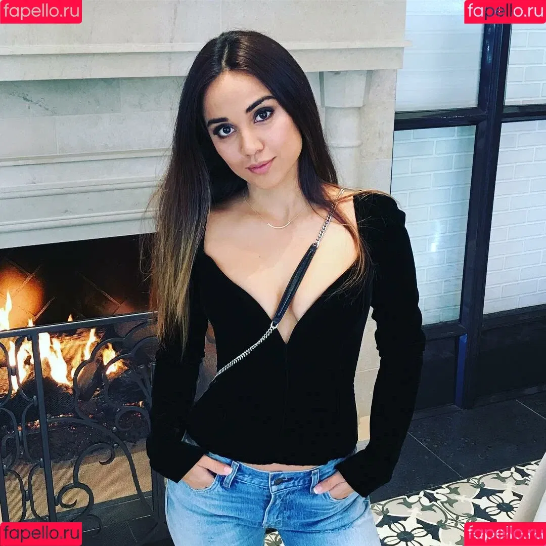 Summer Bishil Onlyfans Photo Gallery 