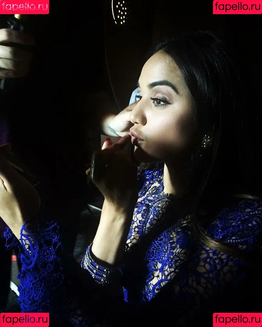 Summer Bishil Onlyfans Photo Gallery 