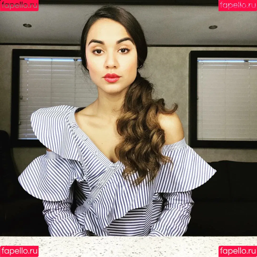 Summer Bishil Onlyfans Photo Gallery 