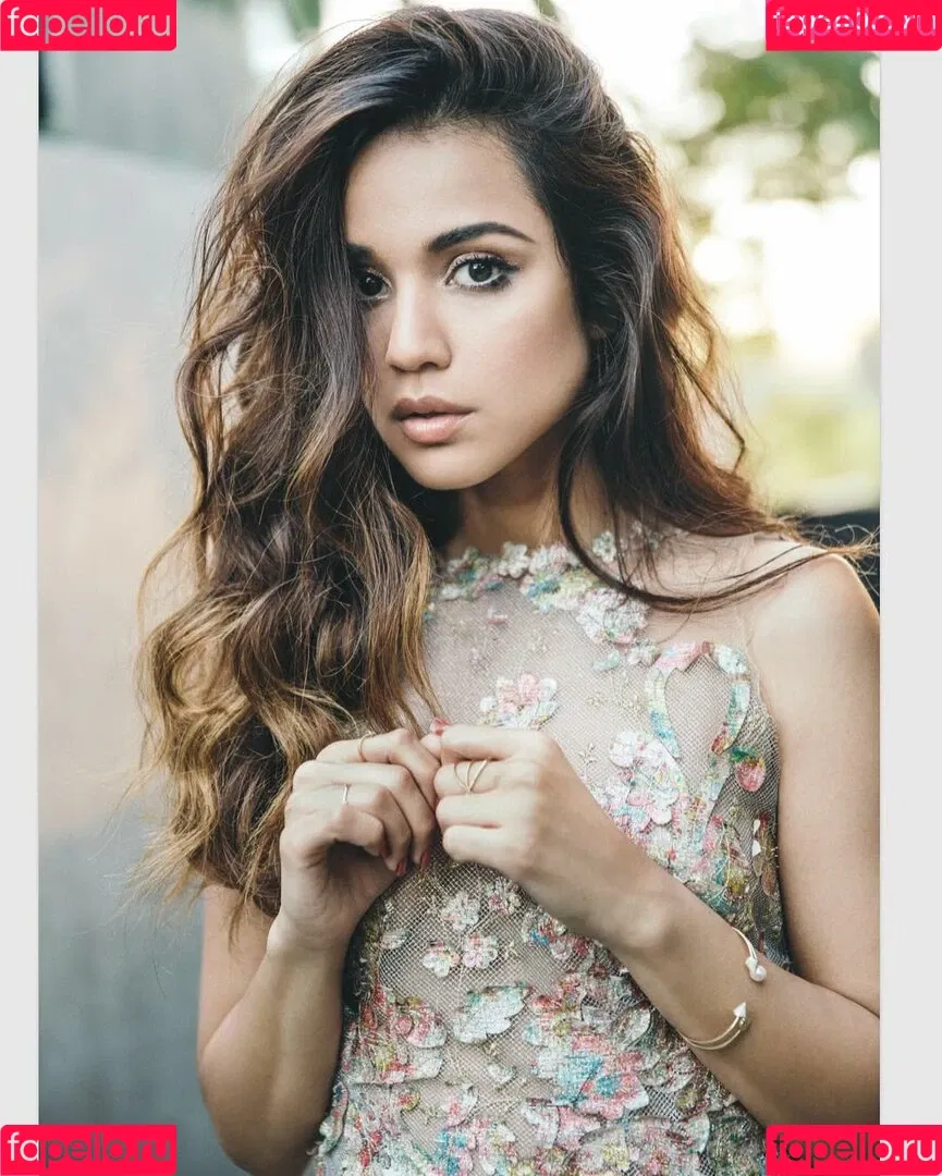 Summer Bishil Onlyfans Photo Gallery 