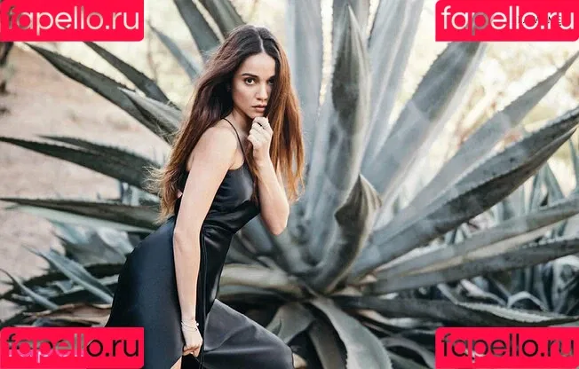 Summer Bishil Onlyfans Photo Gallery 