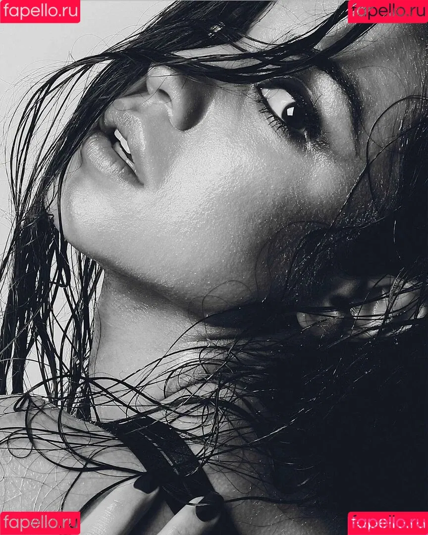 Summer Bishil Onlyfans Photo Gallery 