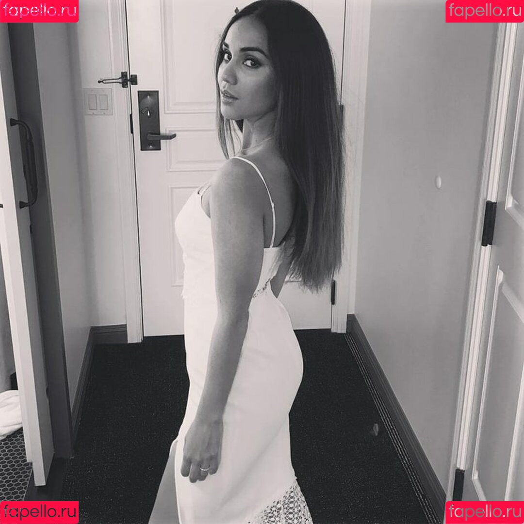 Summer Bishil Nude Onlyfans Photo 25
