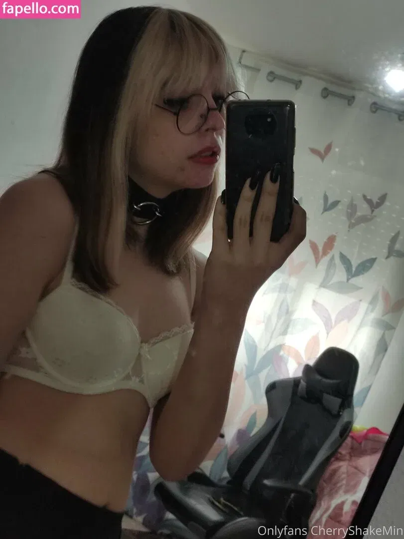 CherryShakeMin Onlyfans Photo Gallery 