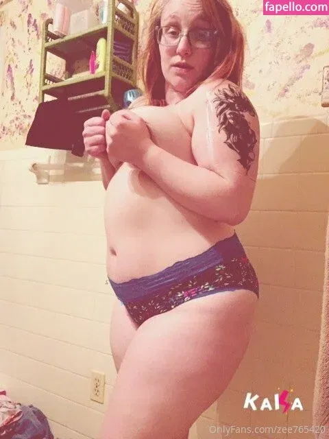 zee765420 Onlyfans Photo Gallery 