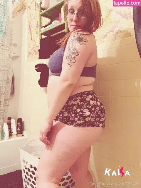 zee765420 Onlyfans Photo Gallery 