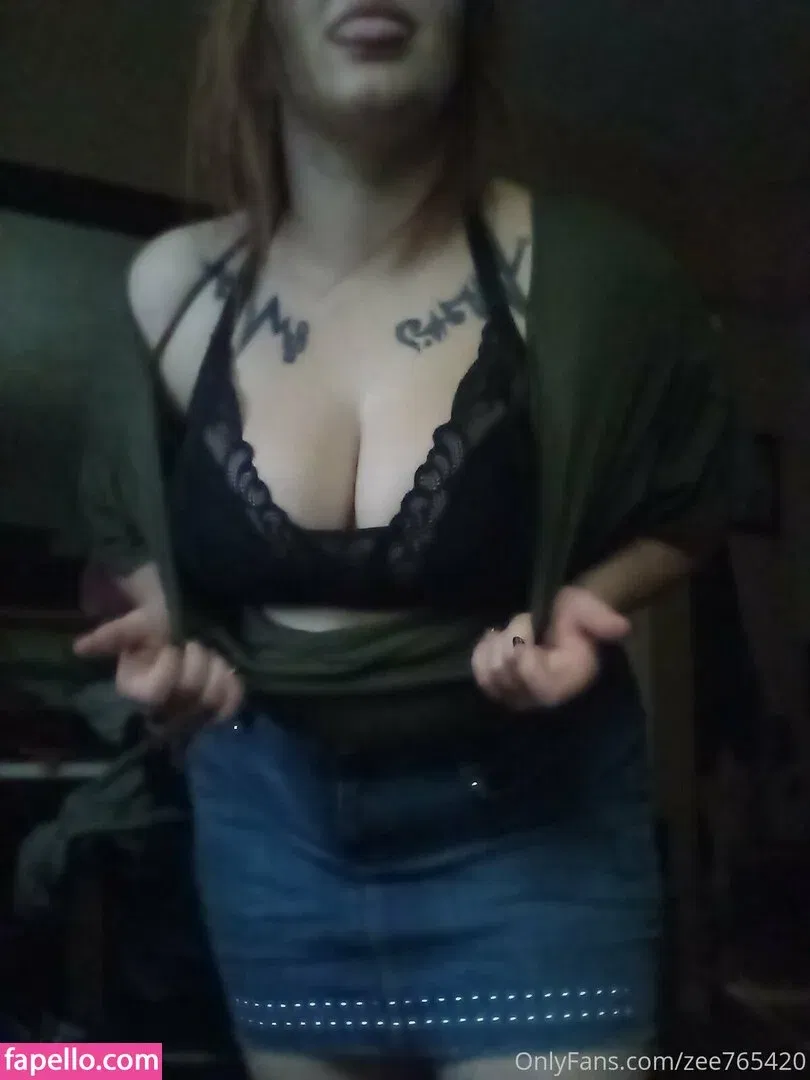 zee765420 Onlyfans Photo Gallery 