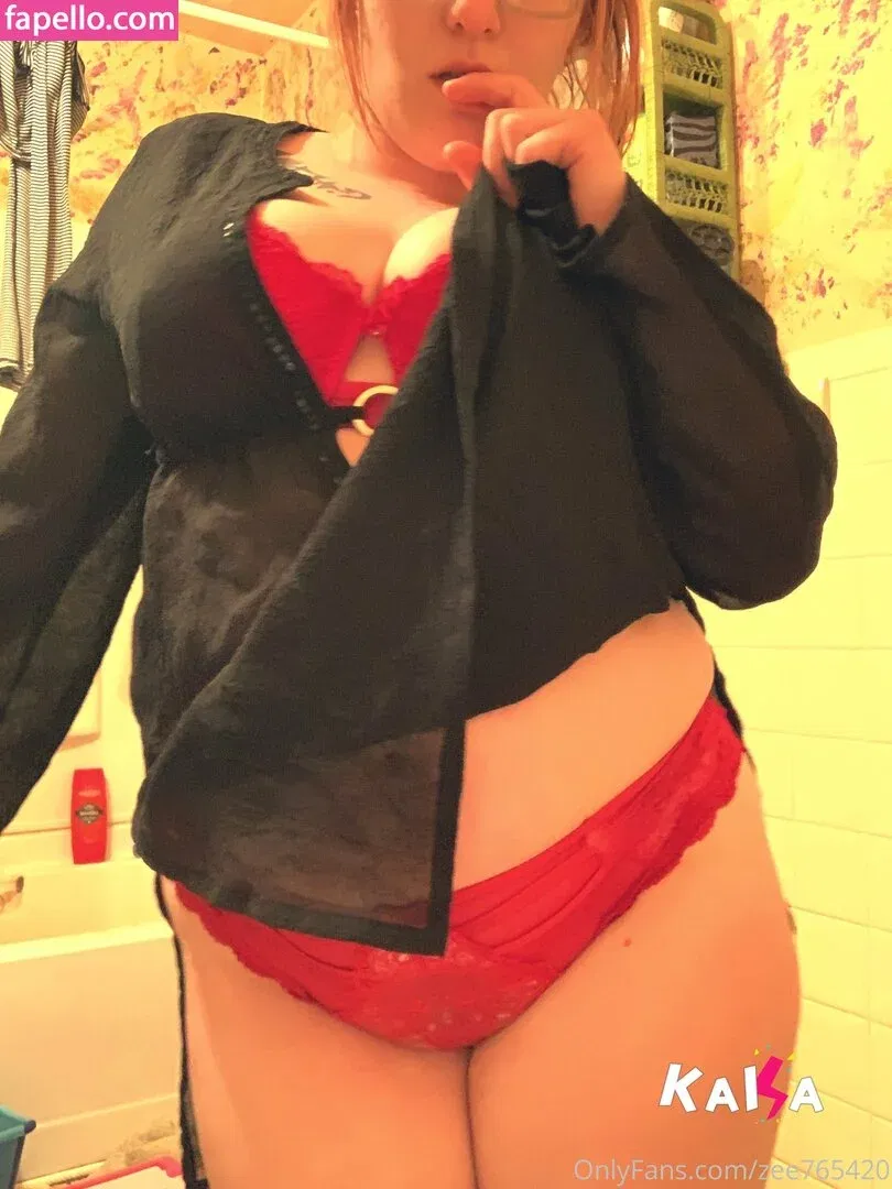 zee765420 Onlyfans Photo Gallery 