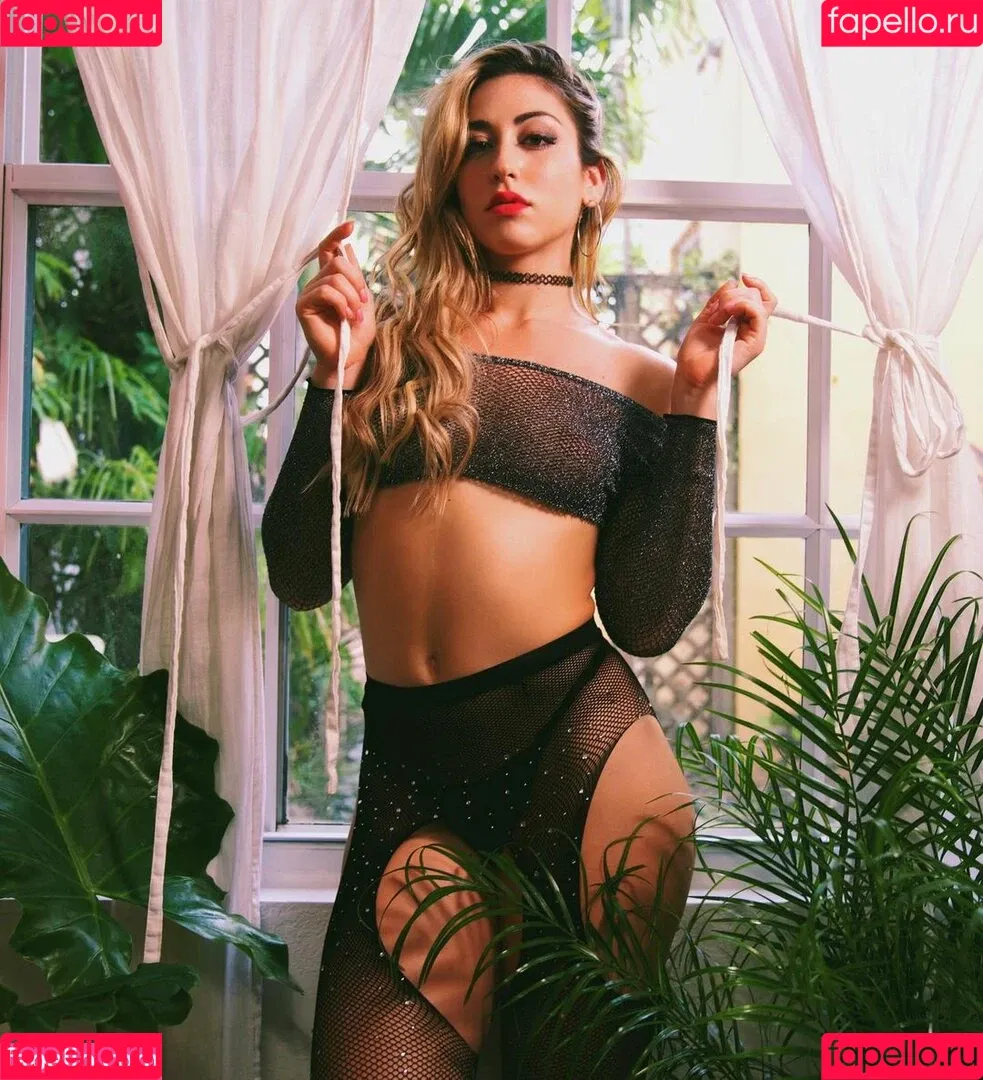 Paula Dinamicah Onlyfans Photo Gallery 