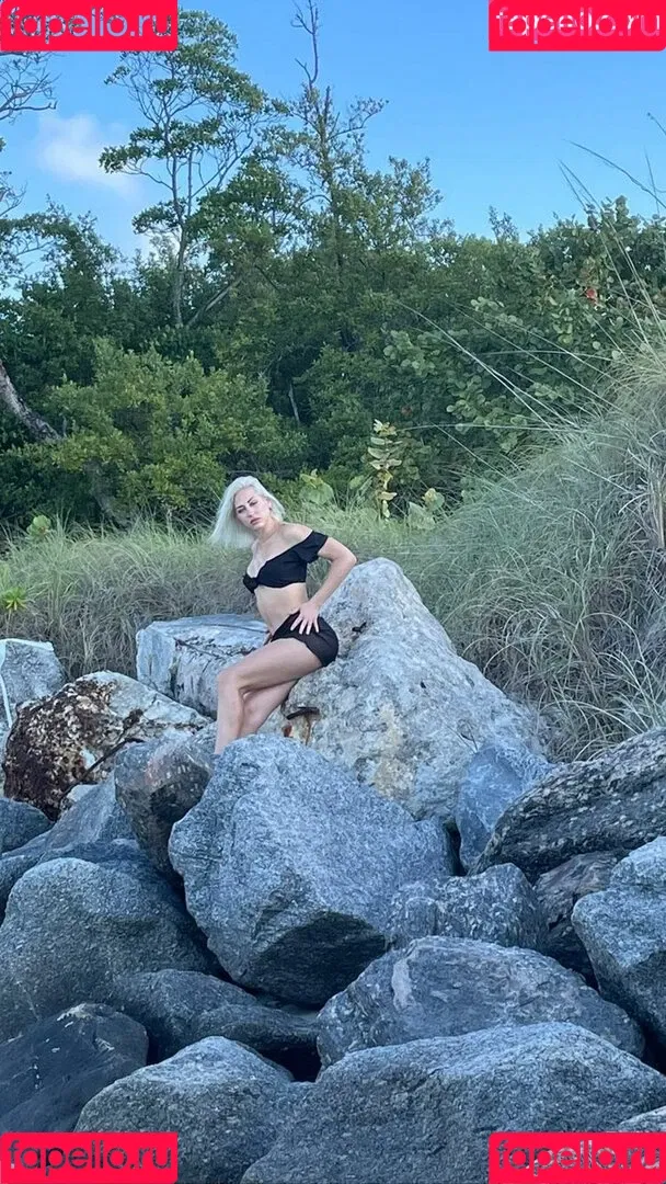 Paula Dinamicah Onlyfans Photo Gallery 