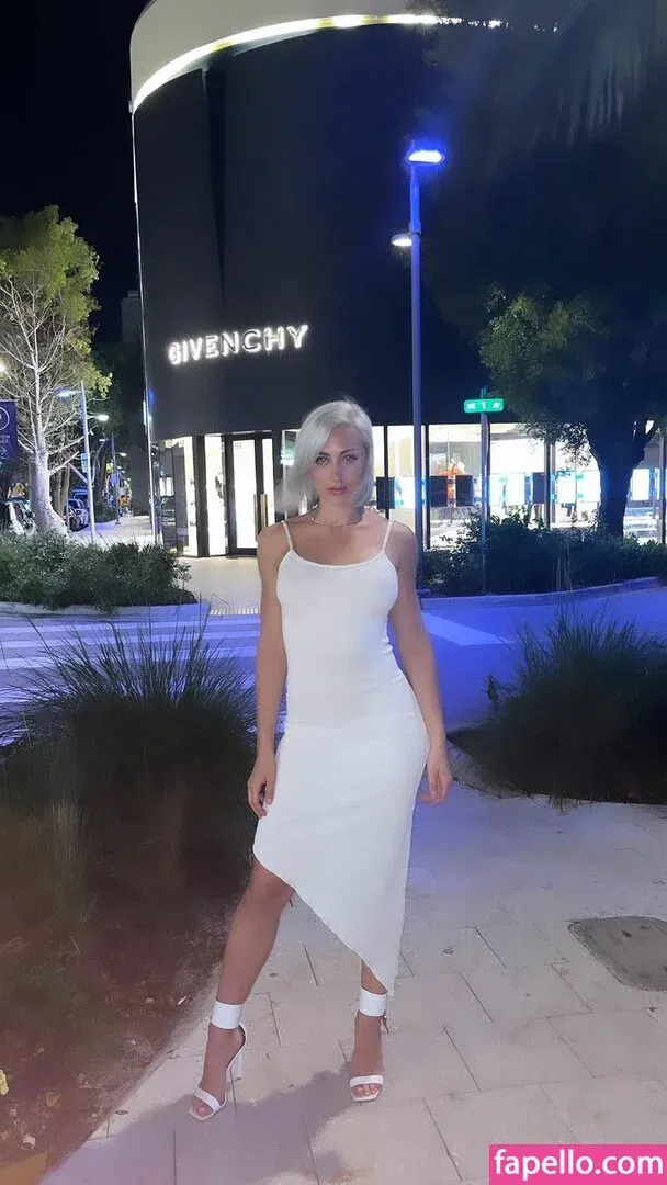 Paula Dinamicah Onlyfans Photo Gallery 