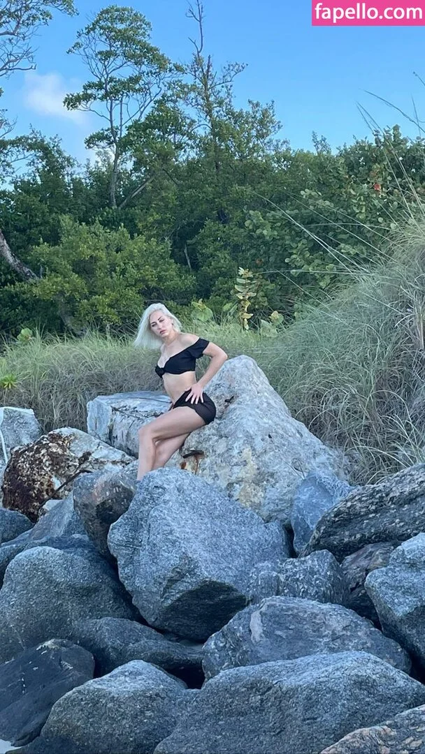 Paula Dinamicah Onlyfans Photo Gallery 