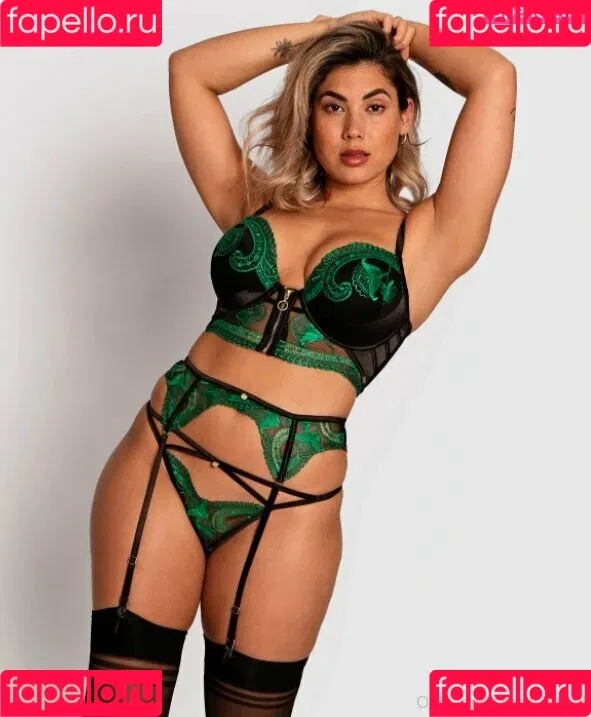 Simrell Onlyfans Photo Gallery 