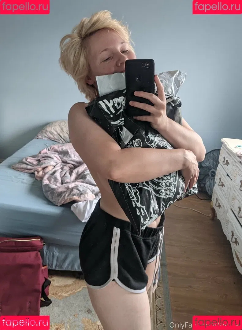 Simrell Onlyfans Photo Gallery 