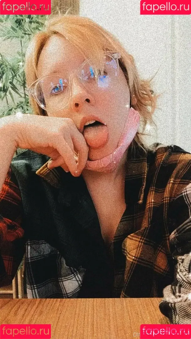 Simrell Onlyfans Photo Gallery 