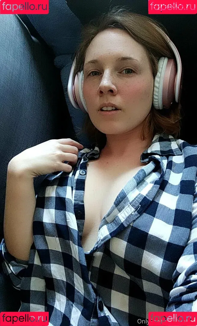 Simrell Onlyfans Photo Gallery 