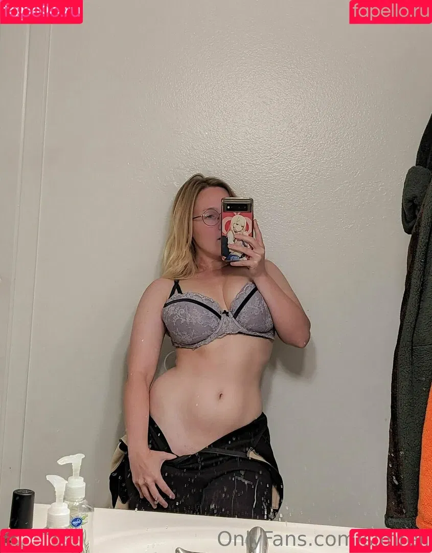 Simrell Onlyfans Photo Gallery 
