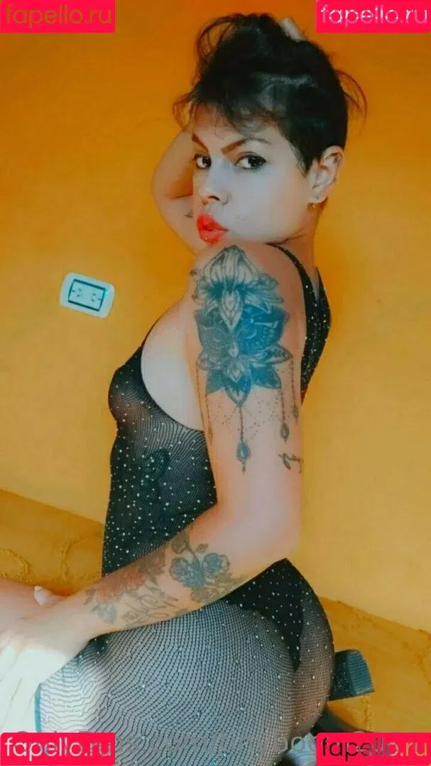 tinyboom2021 Onlyfans Photo Gallery 