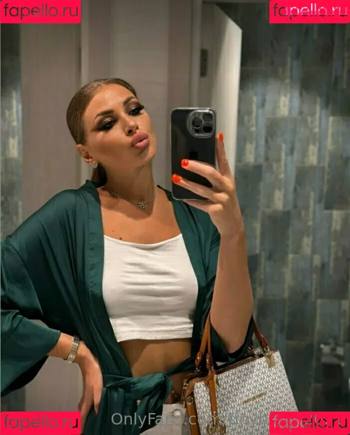 tinyboom2021 Onlyfans Photo Gallery 