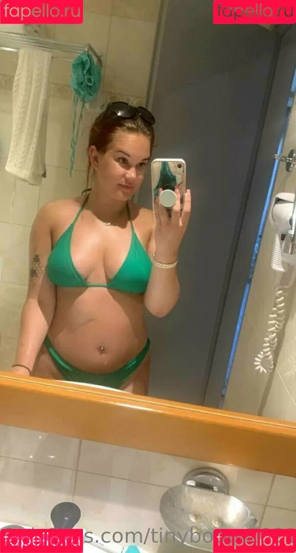 tinyboom2021 Onlyfans Photo Gallery 
