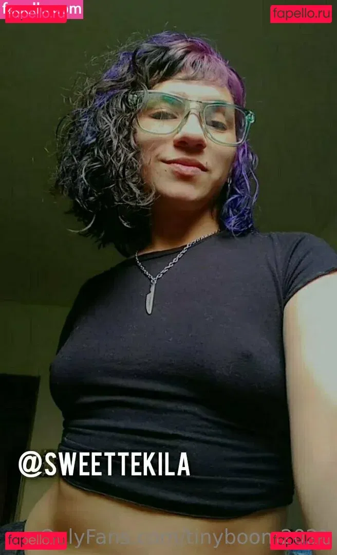 tinyboom2021 Onlyfans Photo Gallery 