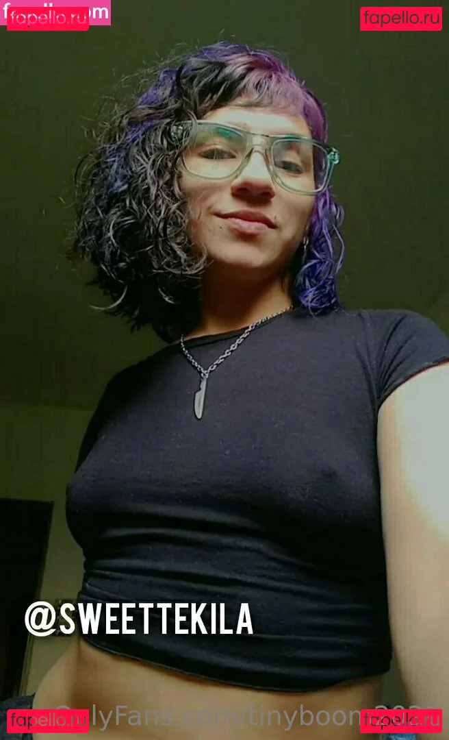 tinyboom2021 Onlyfans Photo Gallery 