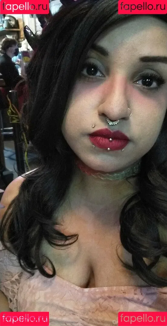 raeraejiggles Onlyfans Photo Gallery 