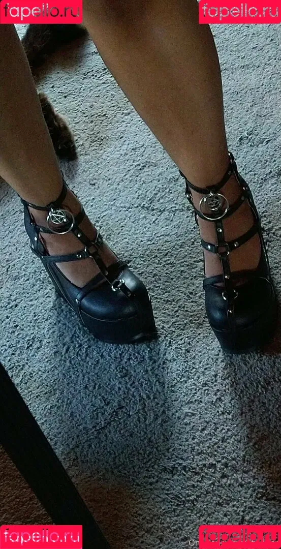raeraejiggles Onlyfans Photo Gallery 