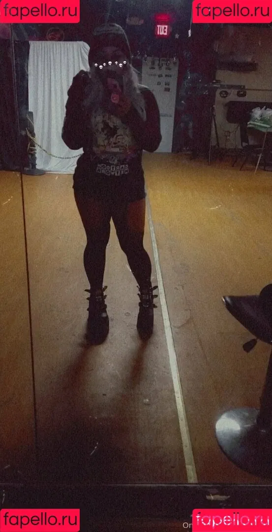 raeraejiggles Onlyfans Photo Gallery 