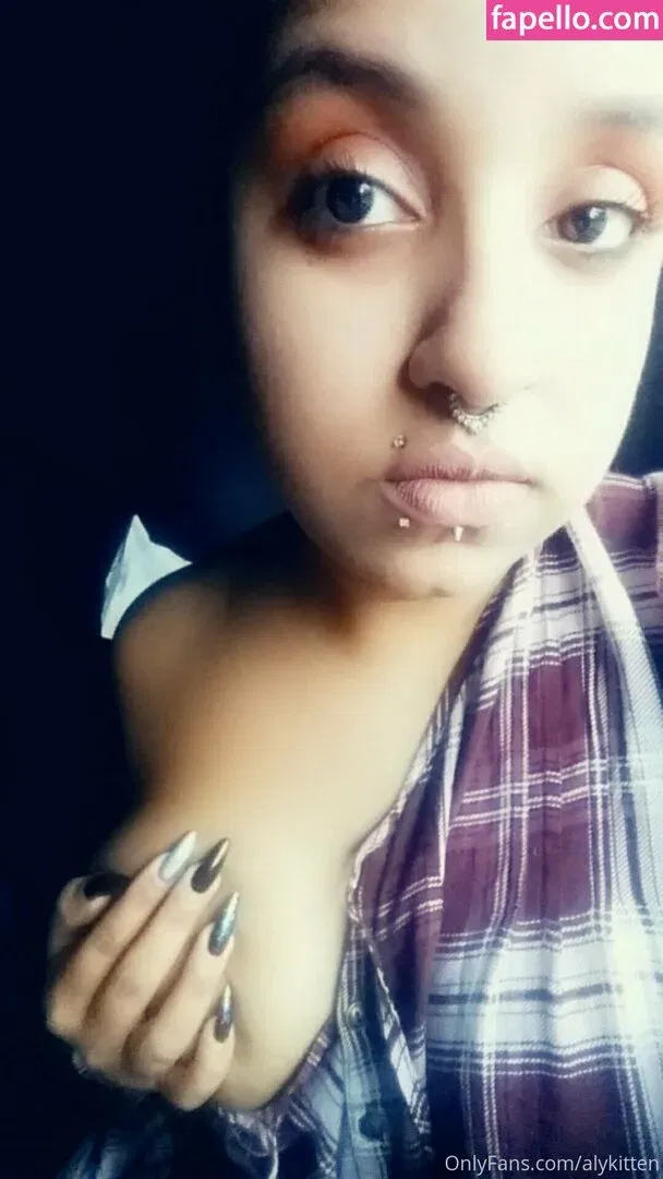 raeraejiggles Onlyfans Photo Gallery 